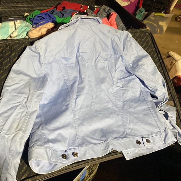 Jean jacket like new never been worn but once sorry bout photos I’ll get better - Picture 3 of 3